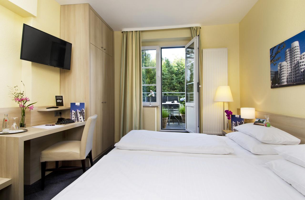 Hotel am Hofgarten Düsseldorf Exterior foto